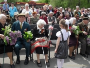 pozdravlenie-veteranov_8-05-2015_045.jpg