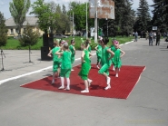 pozdravlenie-veteranov_8-05-2015_095.jpg