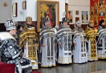 Награждение священнослужителей во Владимирском соборе, г.Луганска Награждение священнослужителей во Владимирском соборе, г.Луганска