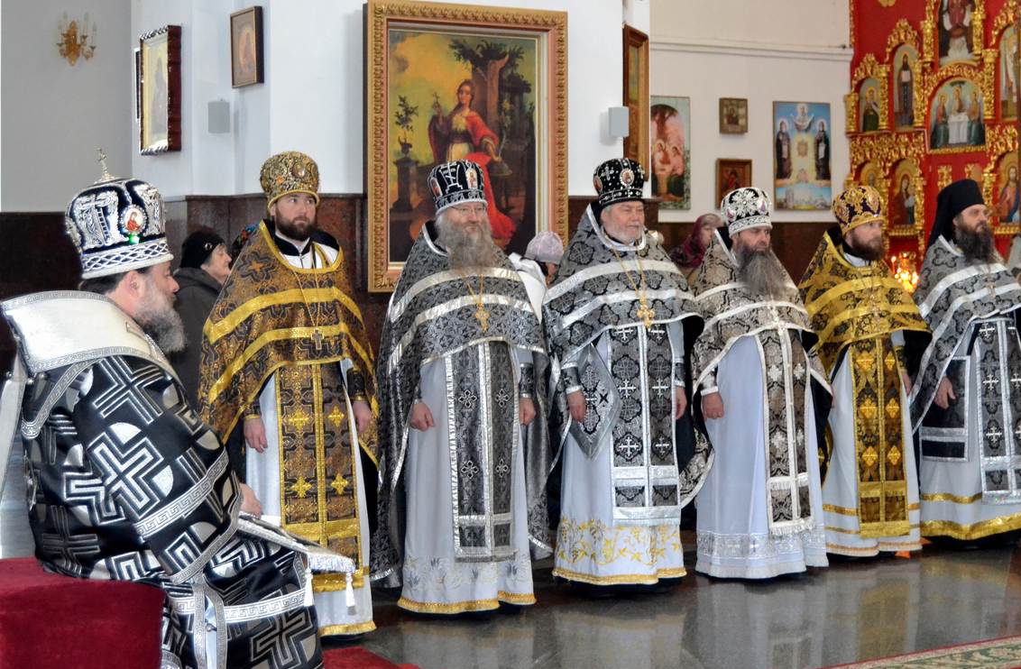 Награждение священнослужителей во Владимирском соборе, г.Луганска