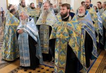 Акафистное пение у Луганской иконы Божией Матери