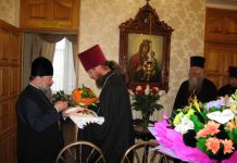 Поздравления владыки Митрофана с днём рождения от священства Александровского благочиния