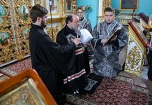 Вечерня с чином прощения в Свято-Петропавловском кафедральном соборе