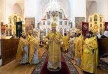 Митрополит Пантелеимон поздравил благочинного Александровского округа с днем Небесного покровителя