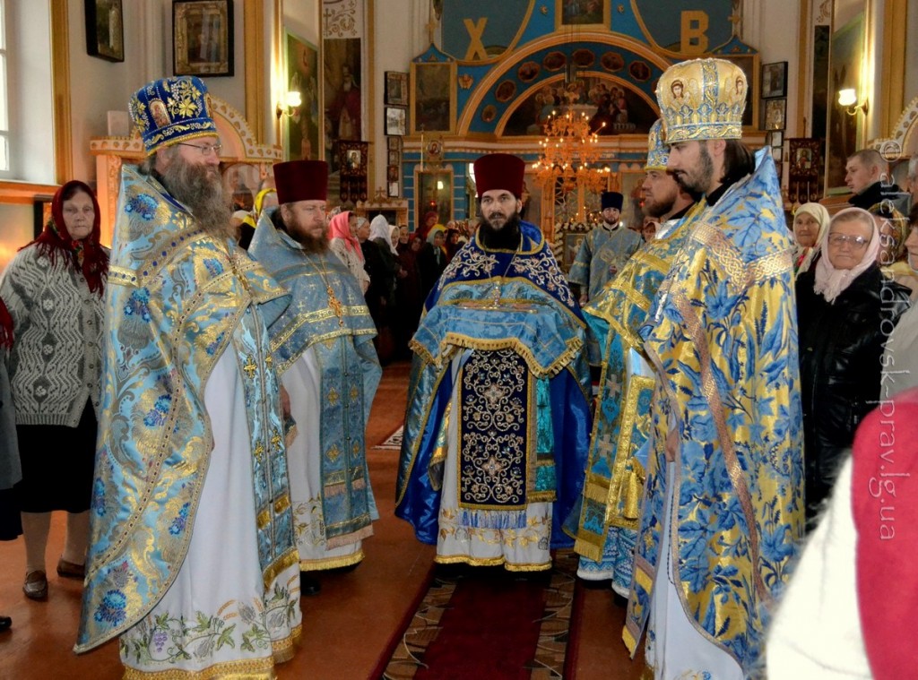 Престольный праздник - Покров Пресвятой Богородицы, пос.Трехизбенка, 14 октября 2013 г.