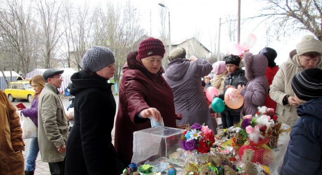Благотворительная ярмарка детских поделок, пос. Родаково, 13.04.2014